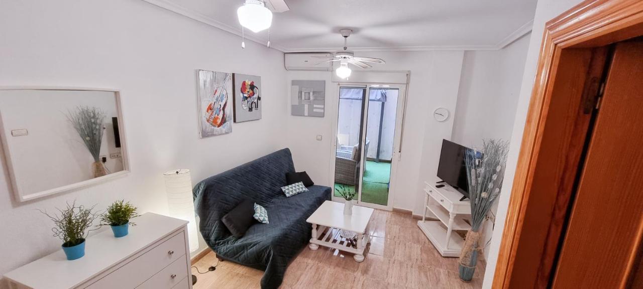 Apartament Cozy 200m From The *
